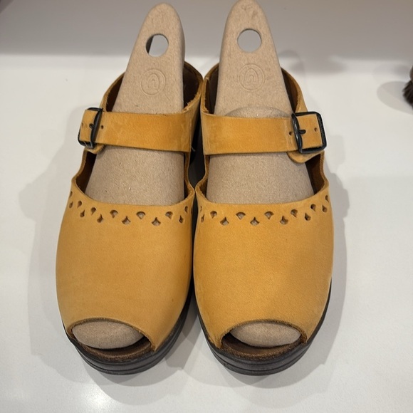 Memphisto Yellow/Mustard Leather Shoes—Beautiful! Made in France—New W/O Box-38 - Picture 1 of 9